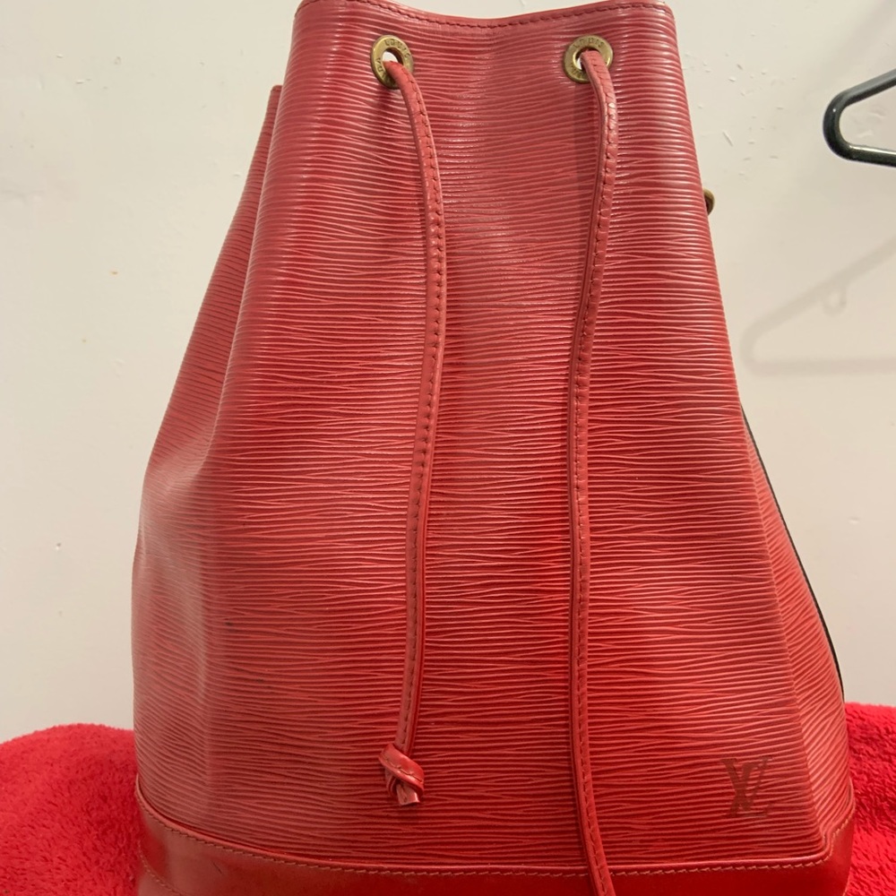 Lous Vuitton epi noe large